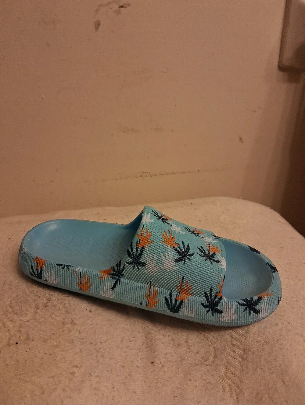 Kids Light Blue Tropical Palm Slide Sandals similar to Crocs EU Size 34, US 2